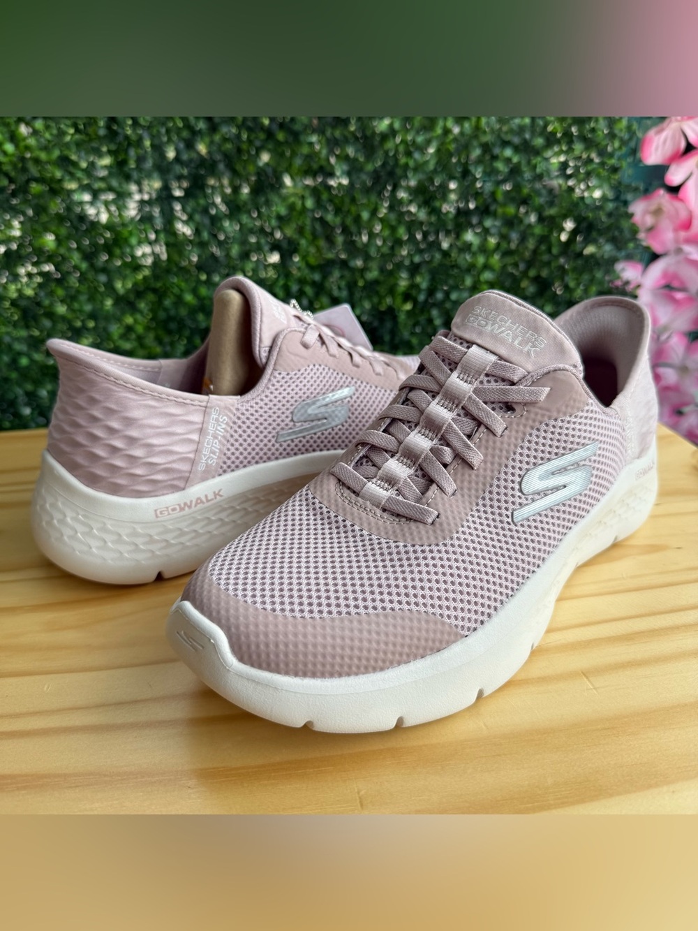 Skechers GO WALK Flex Women’s 9 Mauve Pink Slip-Ins Walking Shoes NEW